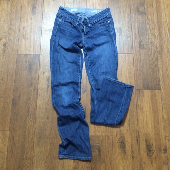 Gap 1969 Real Straight medium blue jean