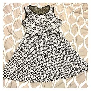 Max Studio Light weight graphic print dress