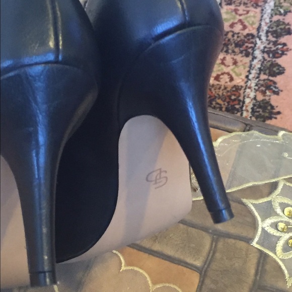 Very cute black shoes ! Very comfy size 8,5! - Picture 2 of 4