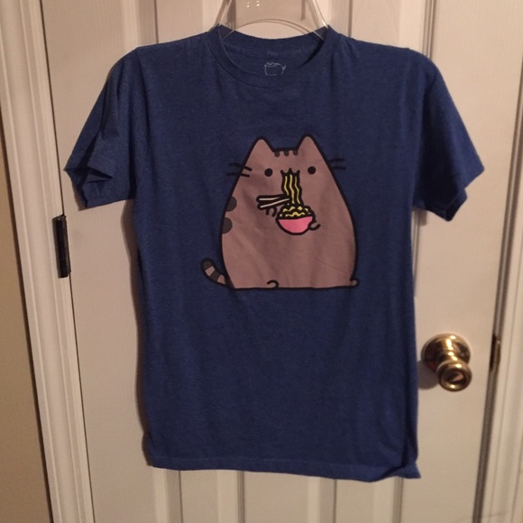 Pusheen tee! 🙀