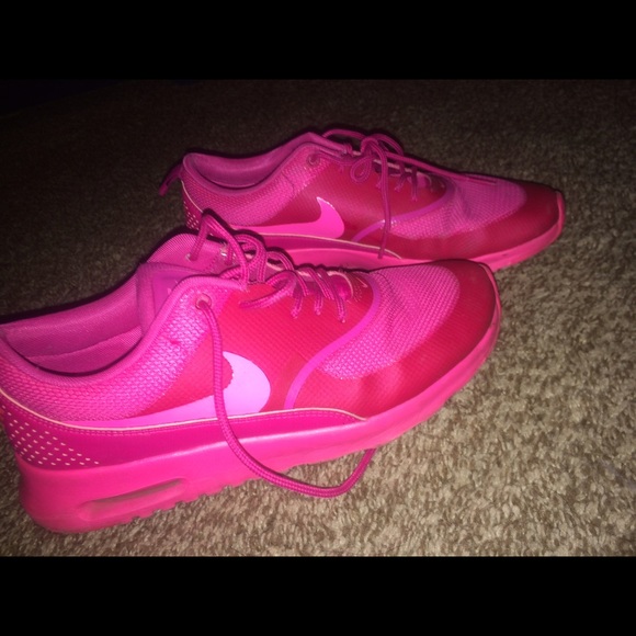 Nike Women's Pink Size 9 1/2 Air Max