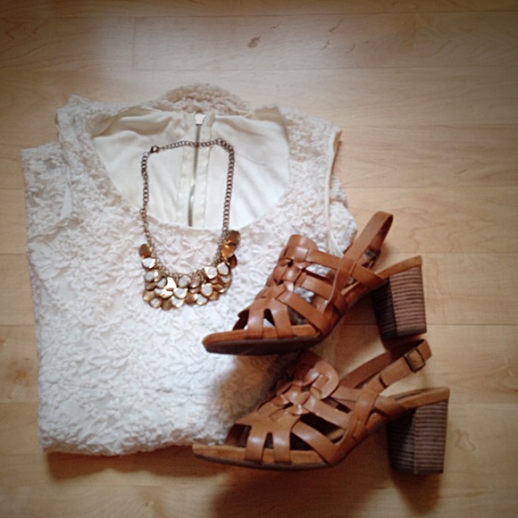 SALE! Clarks Artisan Collection Tan Strappy Heels