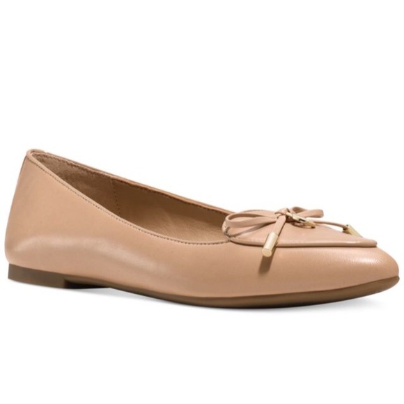 Brand new Michael kors women nude flats