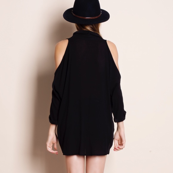 Cold Shoulder Button Up Collared Blouse - Picture 3 of 4