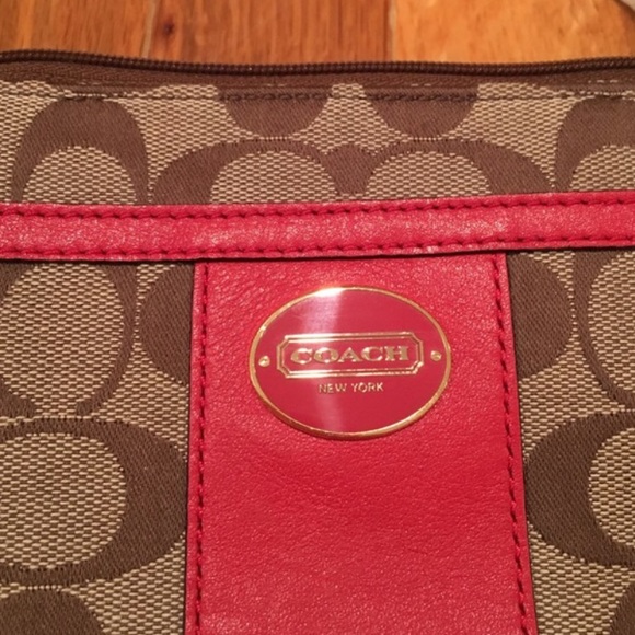 Coach Cross Body - Picture 2 of 4