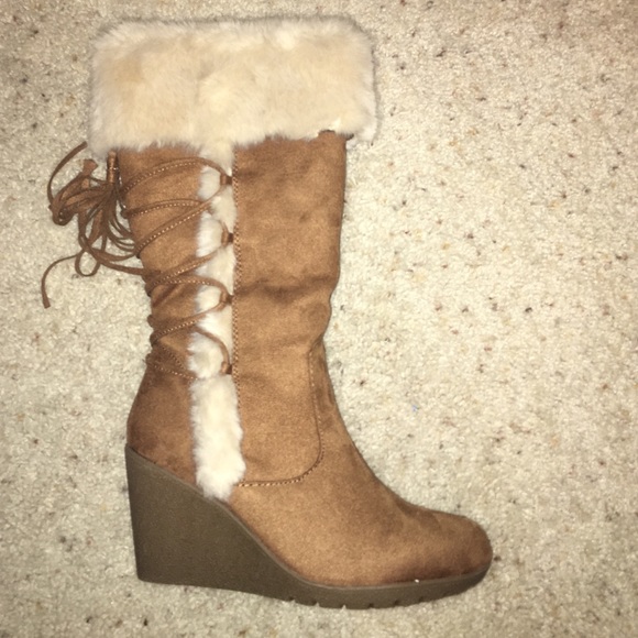 Women's Tan Faux Fur Winter Boot