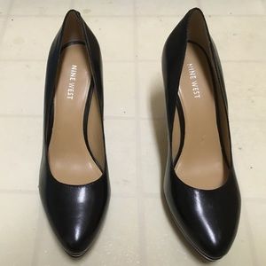 Nine West black heels never worn