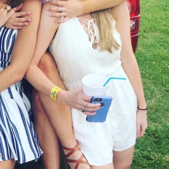 Cream romper - Picture 4 of 4
