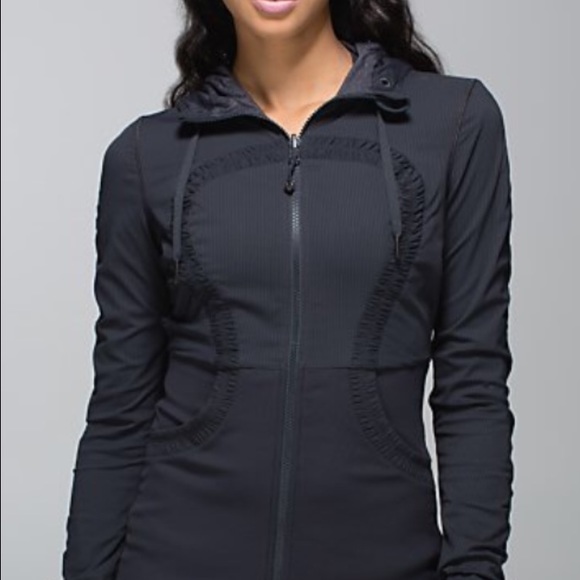 Lululemon jacket size 12