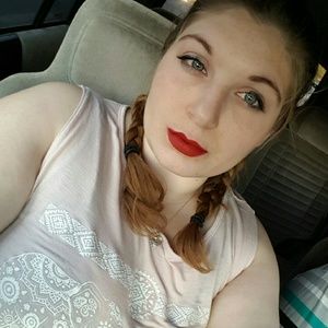 Meet your Posher, Alyssa