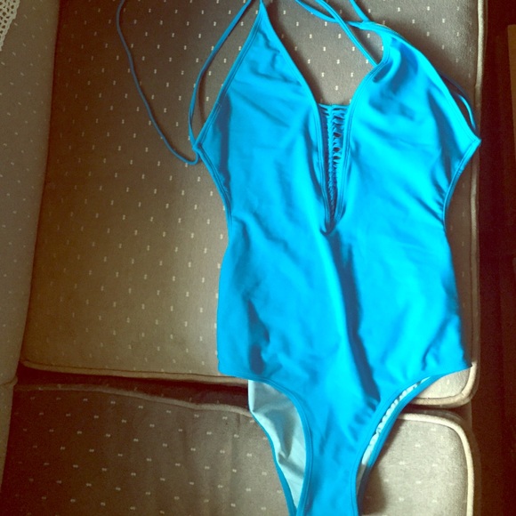 Criss-cross Tie One Piece Swimsuit