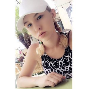 Meet your Posher, Kylie