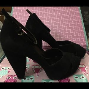 Nine West Black Suede Heels - size 9.5 4" heel