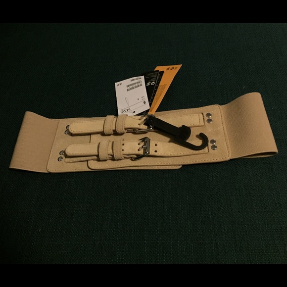 H&M Wide Waist Belt - Picture 1 of 4