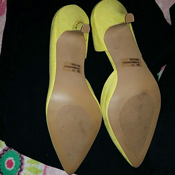 Reposh-Neon yellow suede heels - Picture 2 of 4