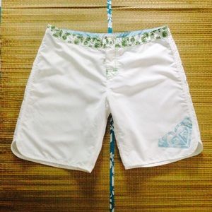 🌟White Roxy Bermuda Shorts