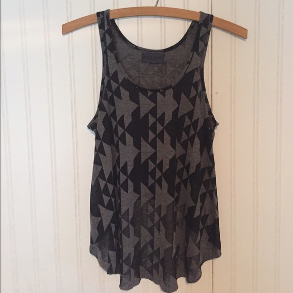 Kill City Tops - ✨HP!✨Geometric Print Tank