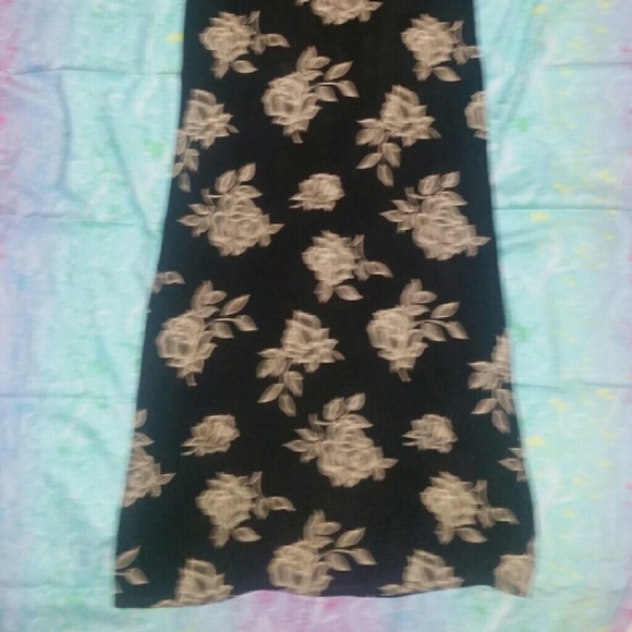 DeNiaL Stretchy black tight dress with tan flowers - Picture 3 of 4