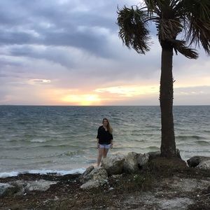 Meet your Posher, Desiree