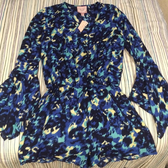 ROMEO + JULIET COUTURE BLUE BELLE ROMPER NWT - Picture 4 of 4