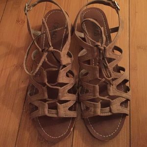 Carlos Santana lace light brown sandal