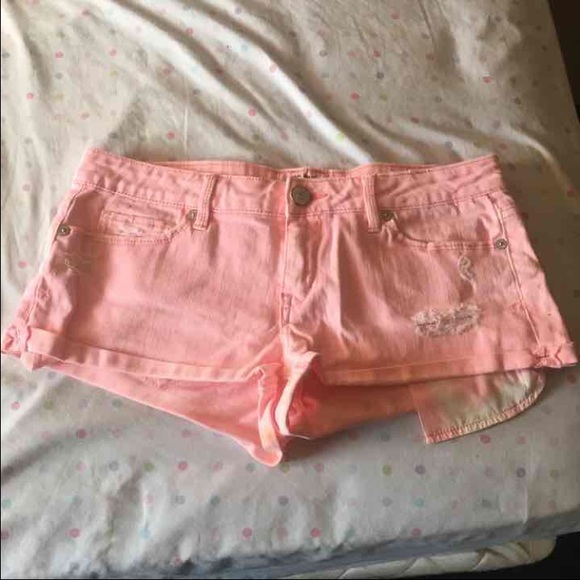 Light pink shorts - Picture 1 of 3