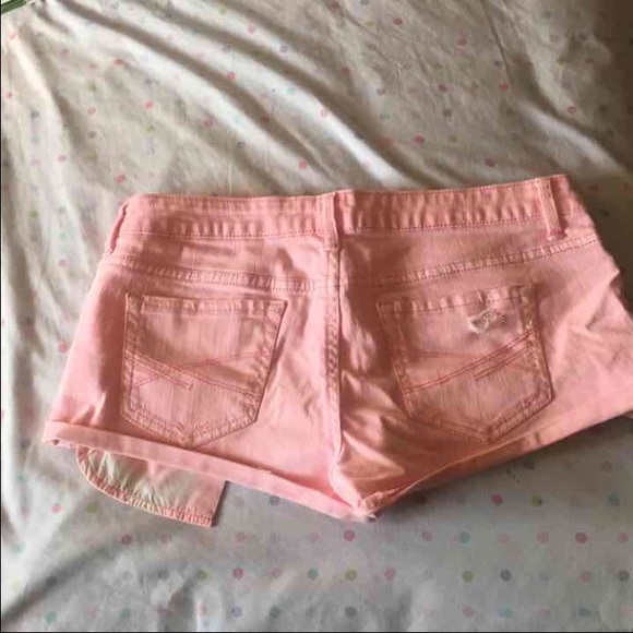 Light pink shorts - Picture 2 of 3