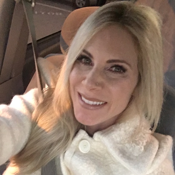 Meet your Posher, Trisha - Picture 2 of 4