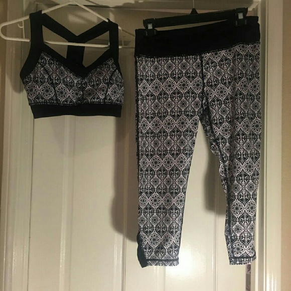 Kyodan sports bra and Capri tights!