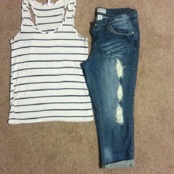 Mudd Distressed Denim Capri's