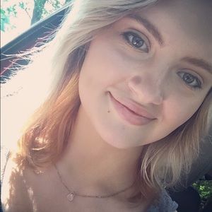 Meet your Posher, Amelia