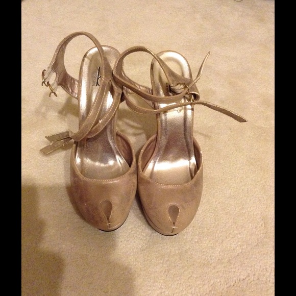 Rose Gold Heels 💓 - Picture 1 of 4