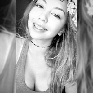 Meet your Posher, Monica