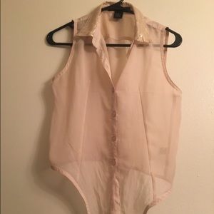 Sleeveless waist tie blouse