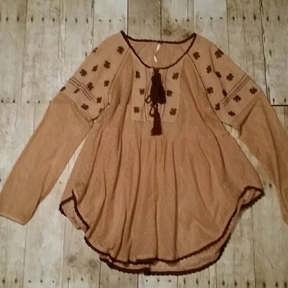 Free People Tops - *sale* Free people embroidered tunic xs