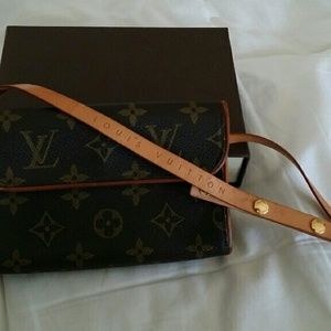 Louis Vuitton Florentine Fanny Pack w Belt in XS