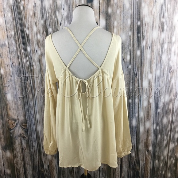 🎉CLEARANCE🎉 Beige Cold Shoulder Cross Boho Top - Picture 3 of 3