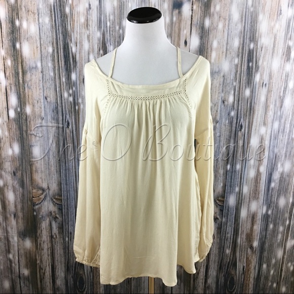 🎉CLEARANCE🎉 Beige Cold Shoulder Cross Boho Top - Picture 2 of 3