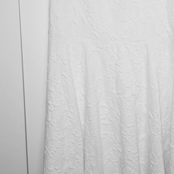 Fit&flare white dress - Picture 3 of 3