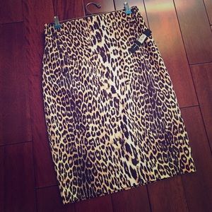 Tahari leopard skirt