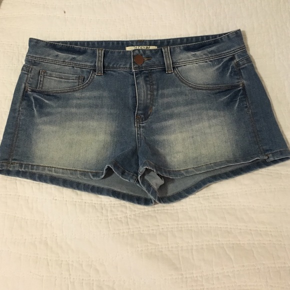 Denim jean shorts from forever 21 size 30