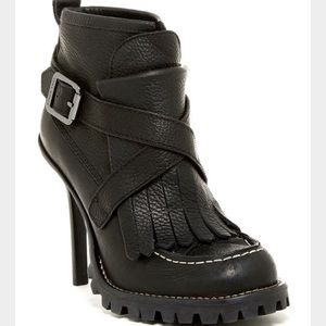SOLD OUT! 💯 Tory Burch Lyle Booties.
