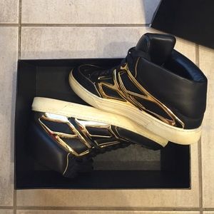 Alejandro Ingelmo high tops.