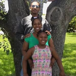 Meet your Posher, Rockella joseph