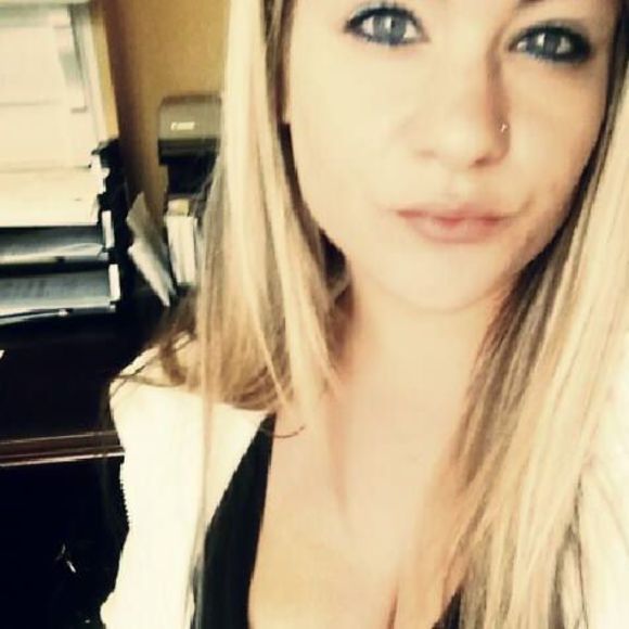 Meet your Posher, Katie - Picture 1 of 1