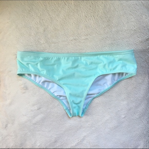 *CLOSET CLOSING TONIGHT* UO blue bikini
