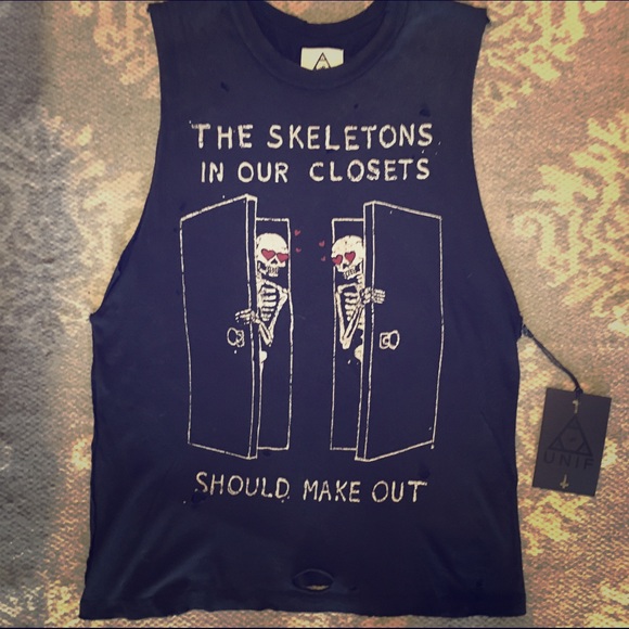 ❌SOLD❌BNWT SKELETONS IN OUR CLOSETS TOP XS RARE