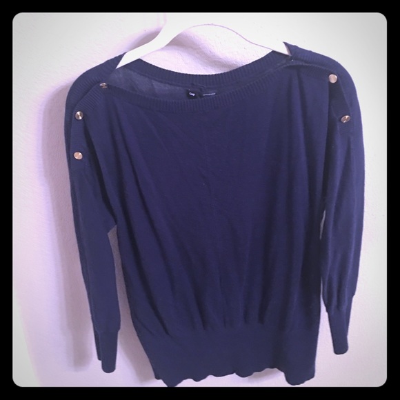 Gap sweater