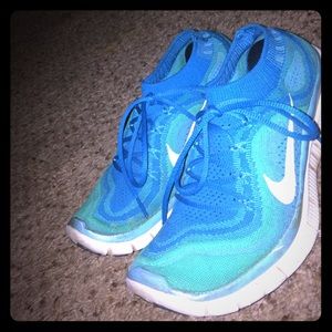 Nike air tennis shoes