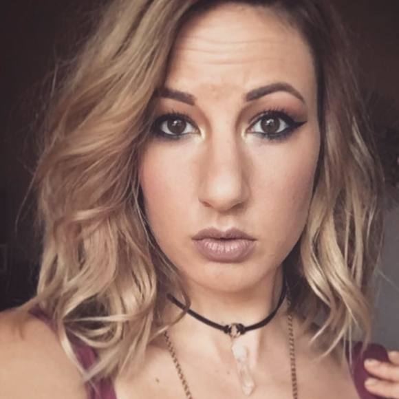 Meet your Posher, Allyson - Picture 1 of 1